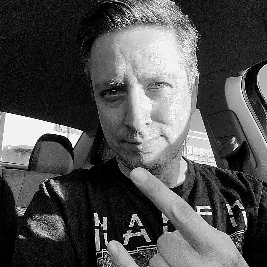 José Neptuno 'El Tuno' Martínez Almeida — Host de Metal Rucker
